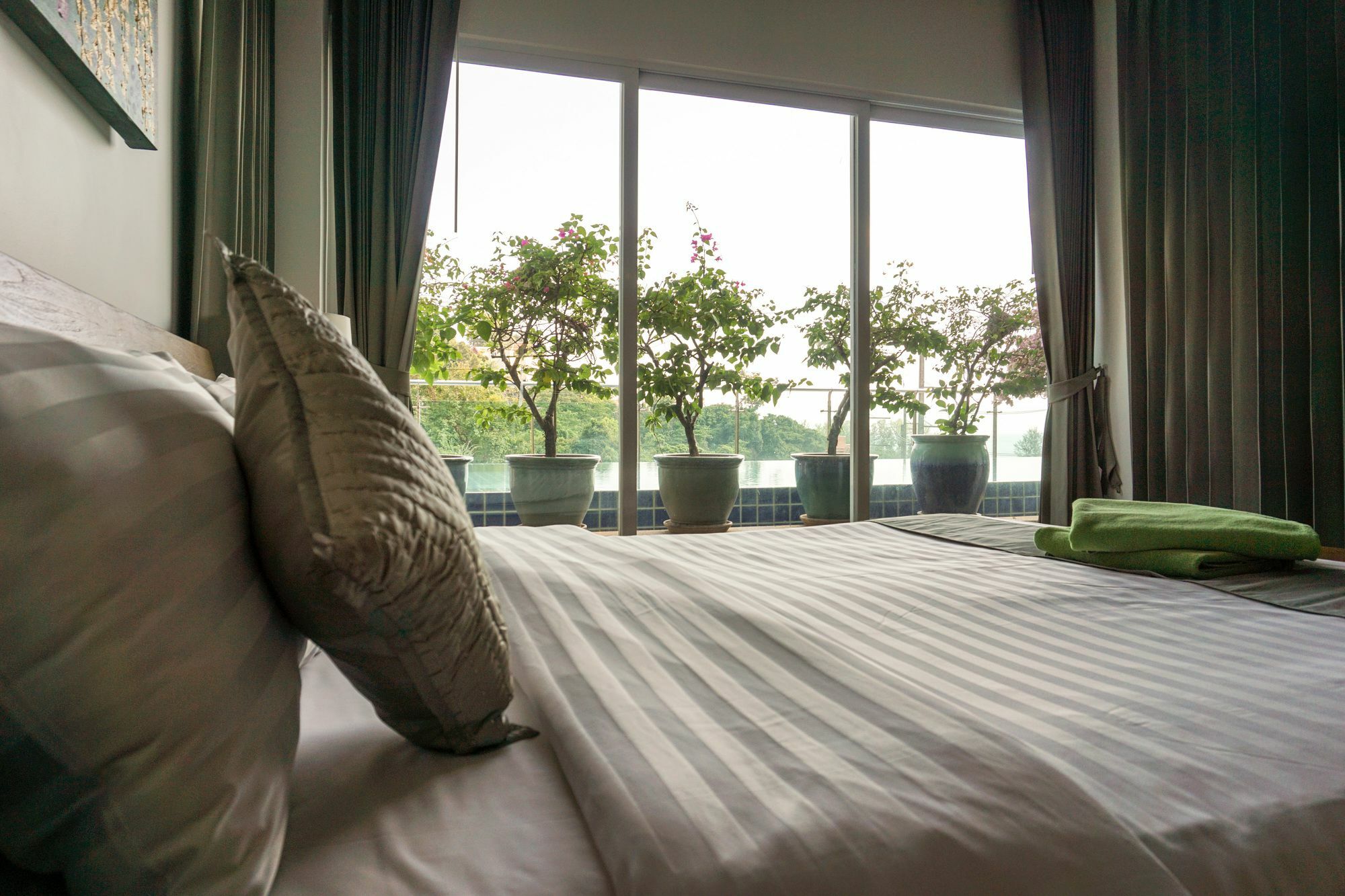 Hillside Apartment หาดกมลา ภายนอก รูปภาพ